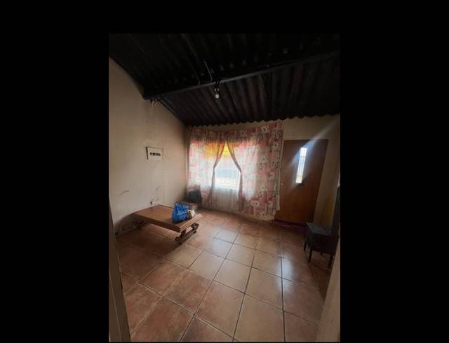 6 BEDROOM HOUSE FOR SALE IN TEMBISA CENTRAL